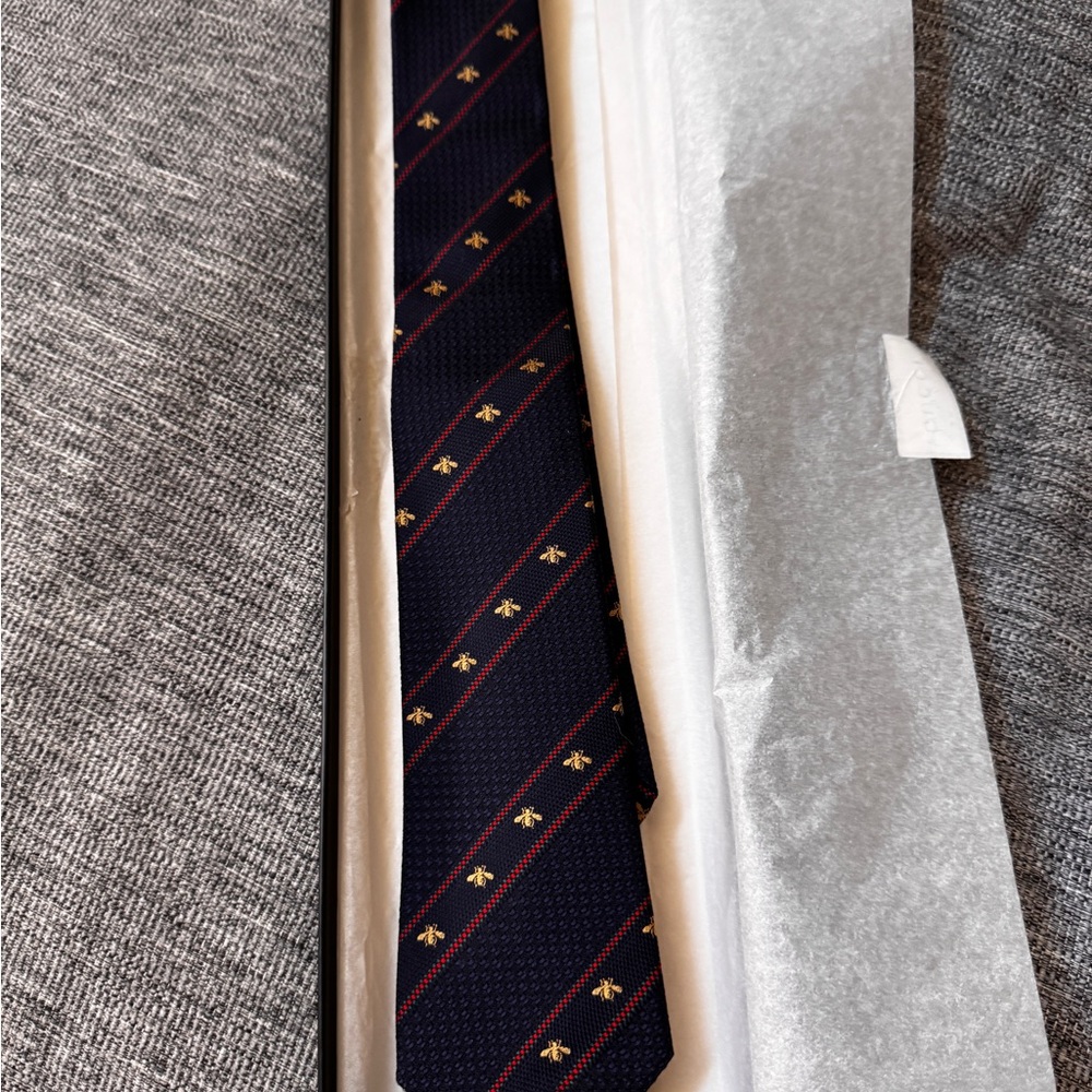 Gucci Bee and Web Silk Jacquard Tie